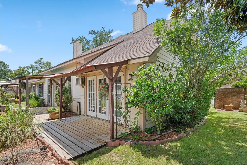 1513 Beaconshire Road Houston, TX 77077