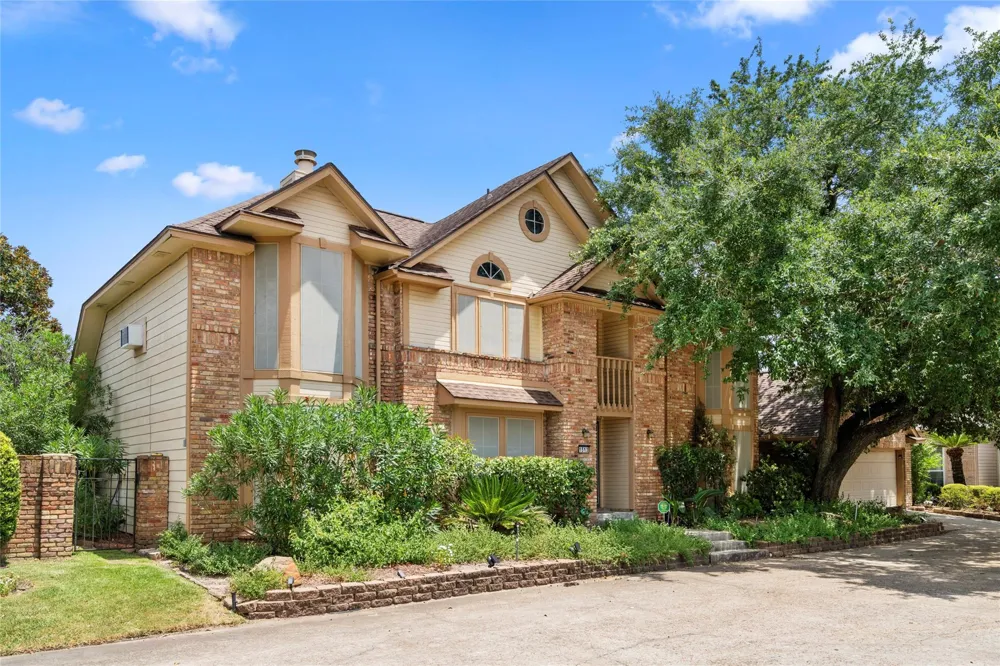 1513 Beaconshire Road Houston, TX 77077