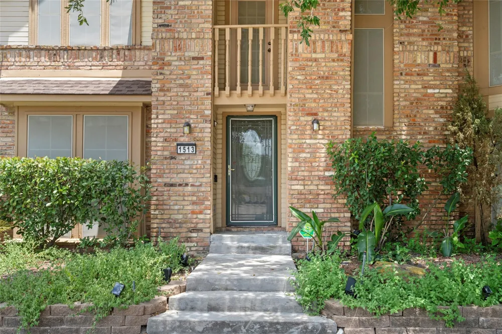 1513 Beaconshire Road Houston, TX 77077