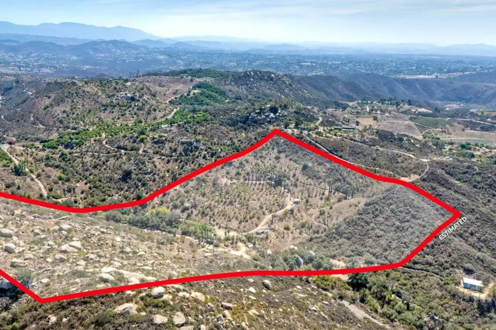 38696 Harris Truck Fallbrook, CA 92028