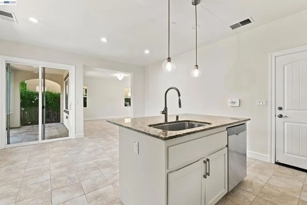 5372 Chesbro Ave. San Jose, CA 95123