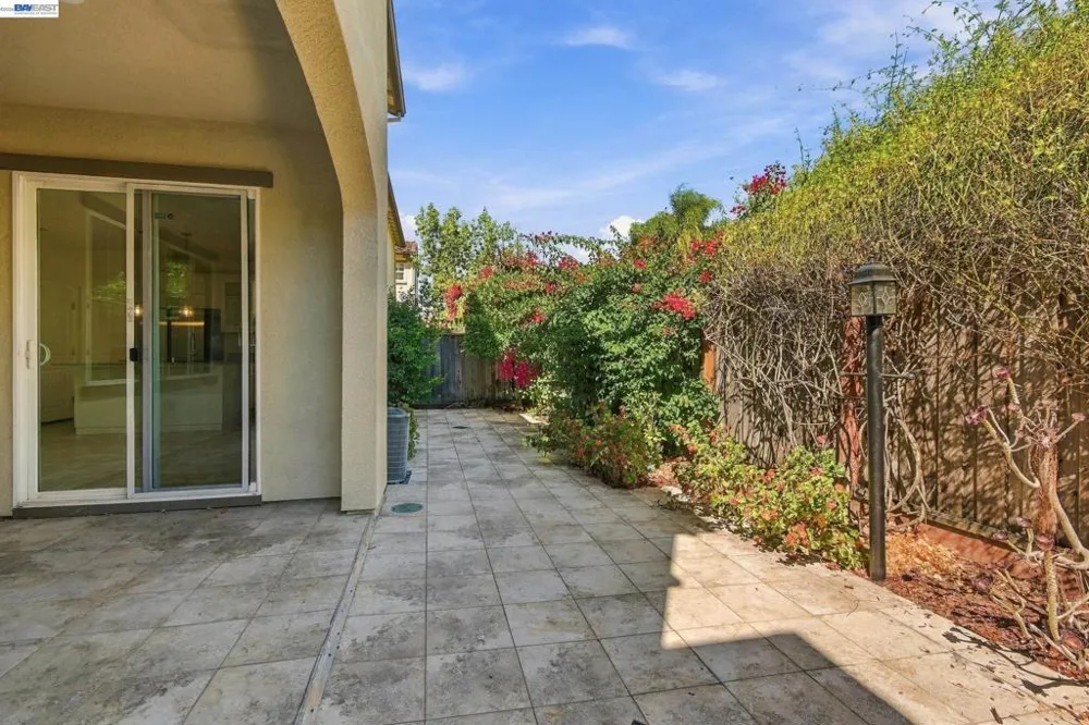 5372 Chesbro Ave. San Jose, CA 95123