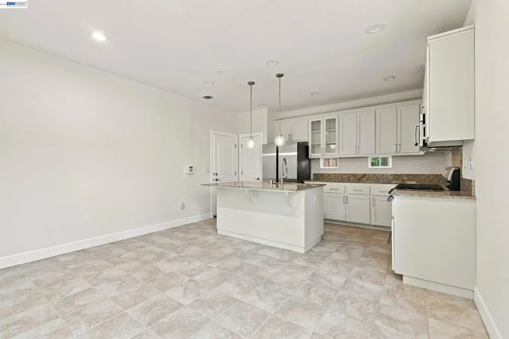 5372 Chesbro Ave. San Jose, CA 95123