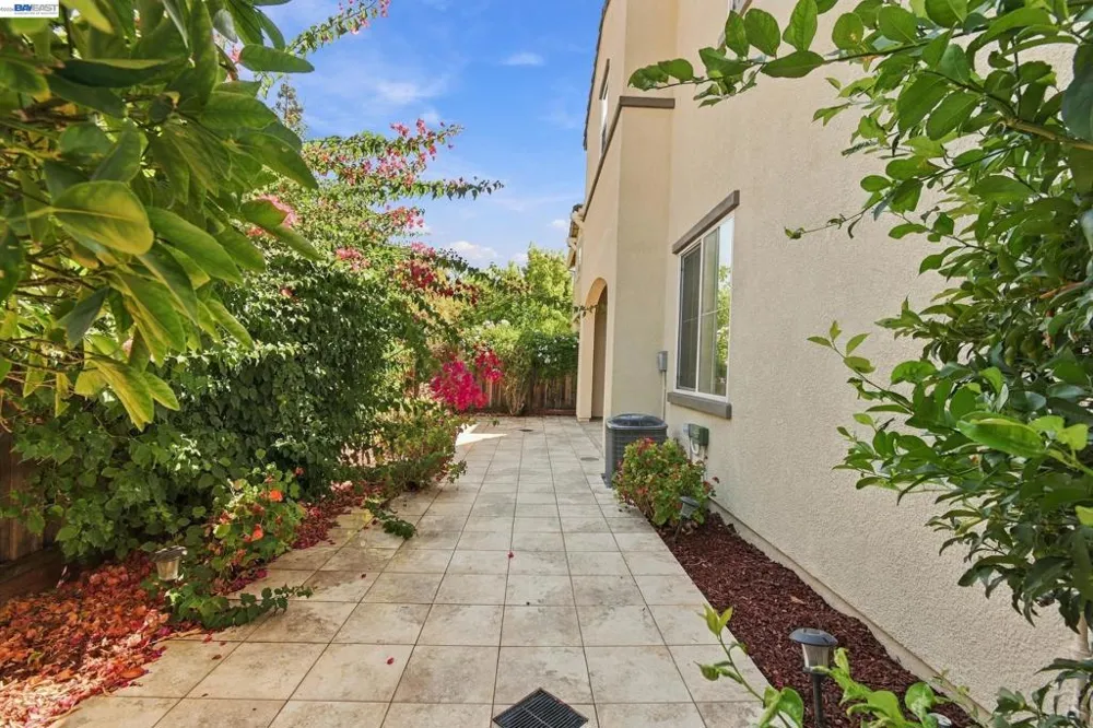 5372 Chesbro Ave. San Jose, CA 95123