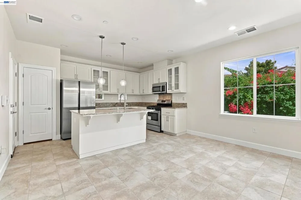 5372 Chesbro Ave. San Jose, CA 95123