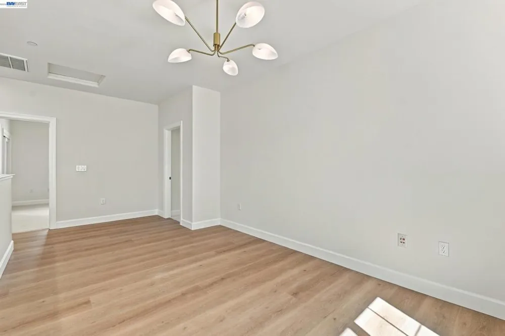 5372 Chesbro Ave. San Jose, CA 95123