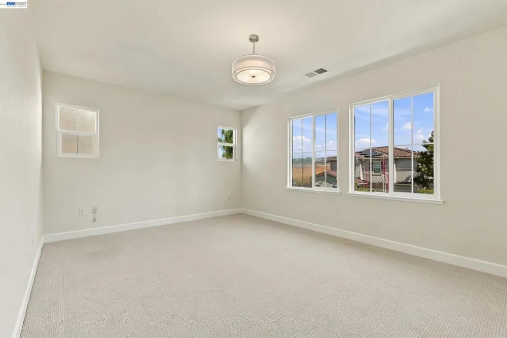 5372 Chesbro Ave. San Jose, CA 95123