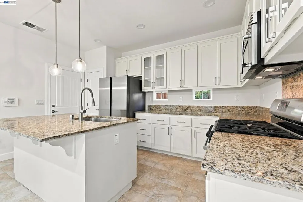 5372 Chesbro Ave. San Jose, CA 95123