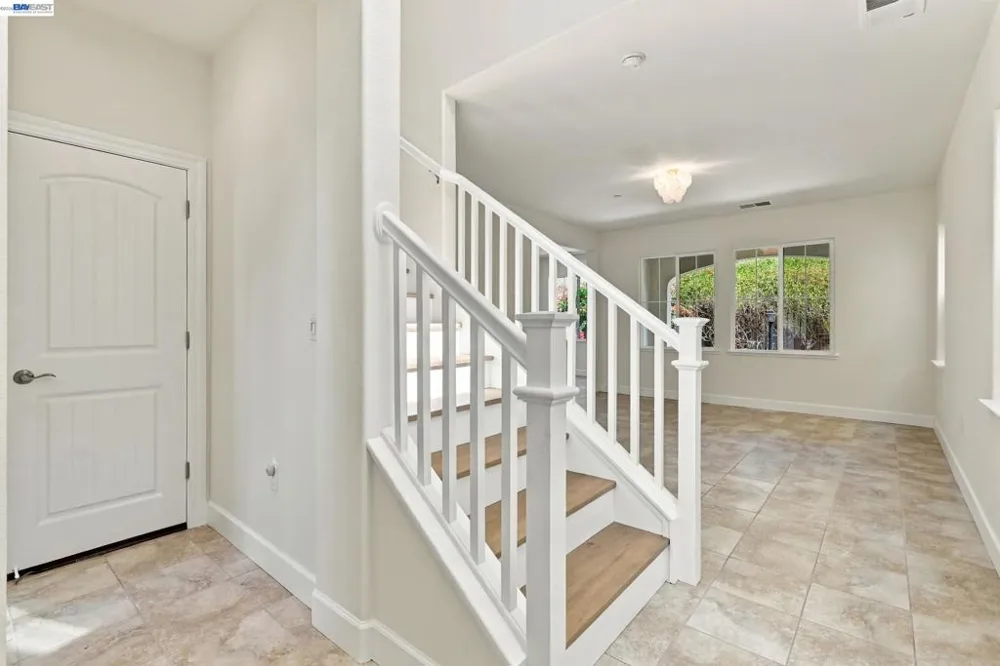 5372 Chesbro Ave. San Jose, CA 95123