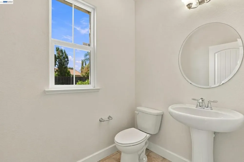 5372 Chesbro Ave. San Jose, CA 95123