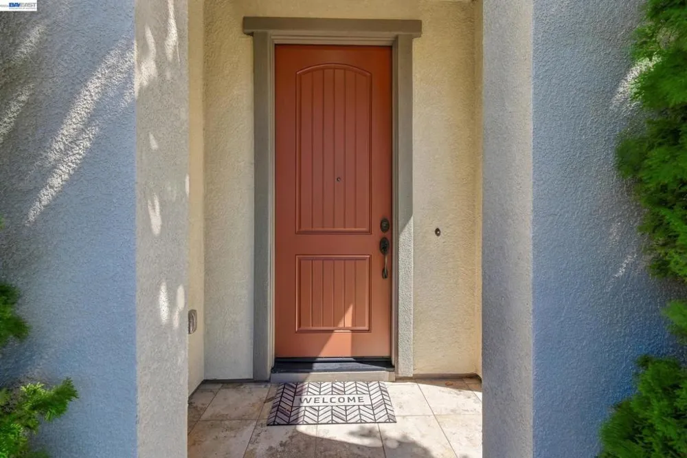 5372 Chesbro Ave. San Jose, CA 95123