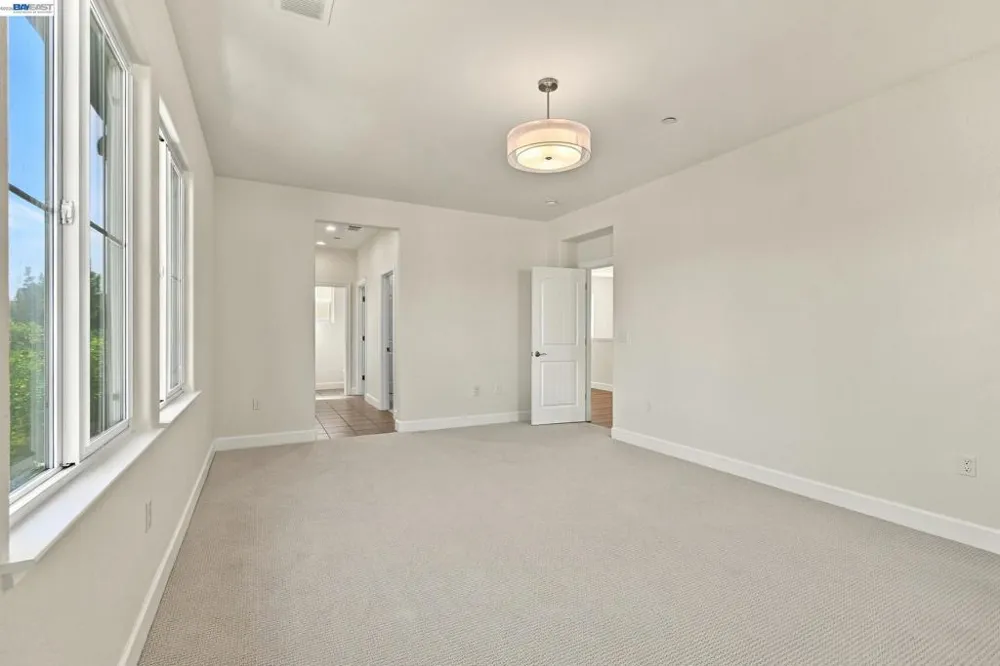 5372 Chesbro Ave. San Jose, CA 95123