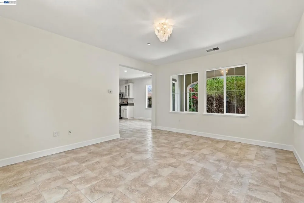 5372 Chesbro Ave. San Jose, CA 95123