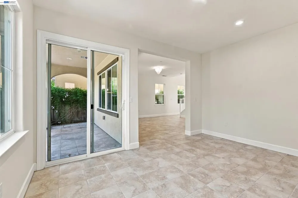 5372 Chesbro Ave. San Jose, CA 95123