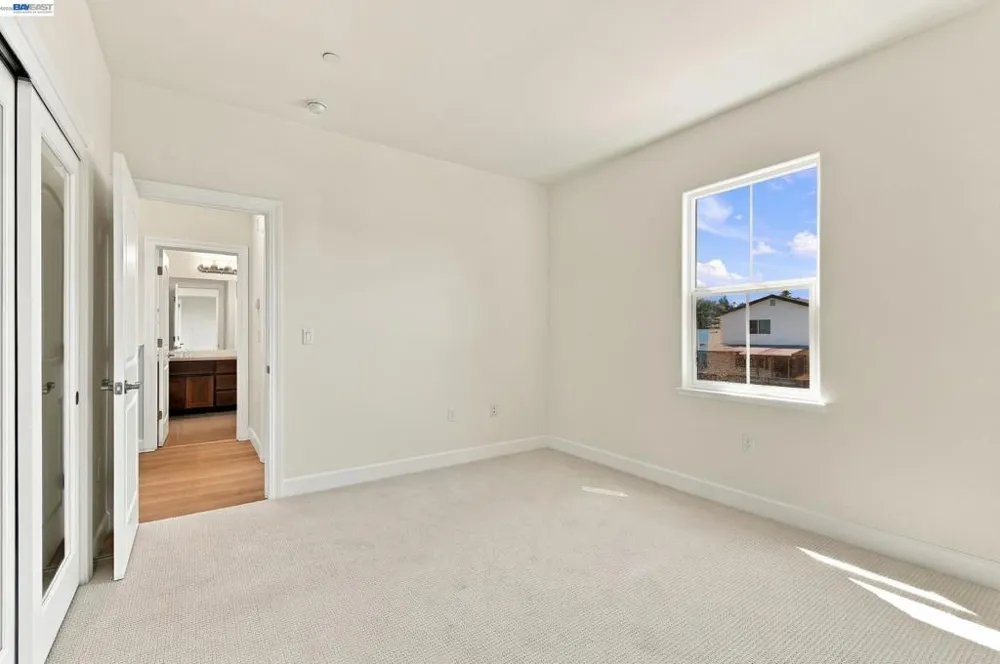 5372 Chesbro Ave. San Jose, CA 95123