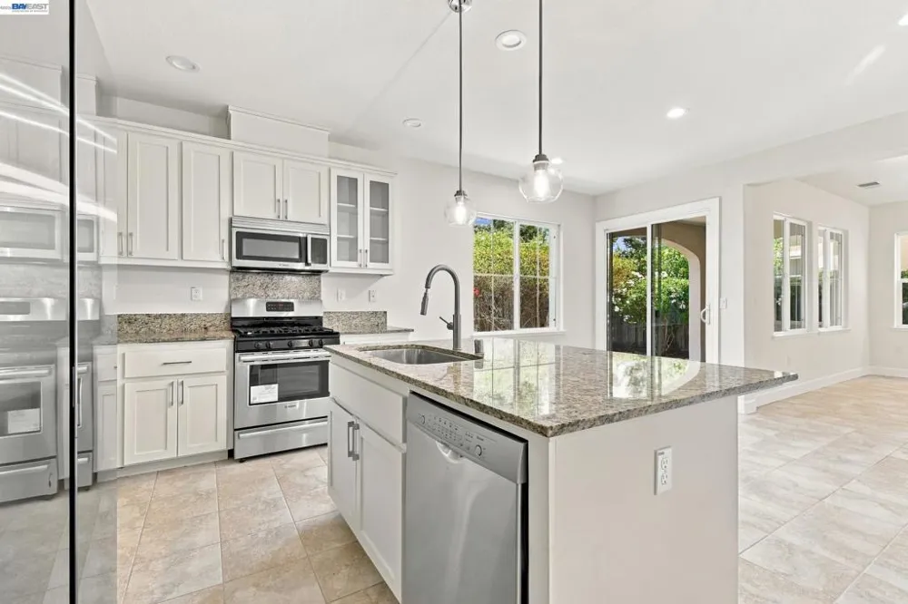 5372 Chesbro Ave. San Jose, CA 95123