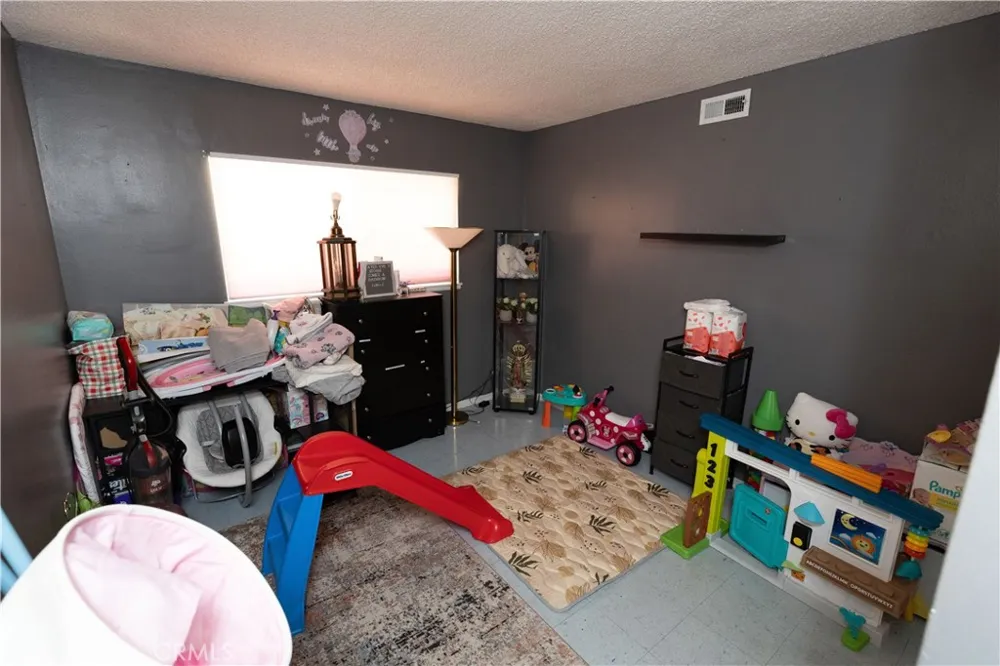 19320 Parthenia Street Los Angeles, CA 91324
