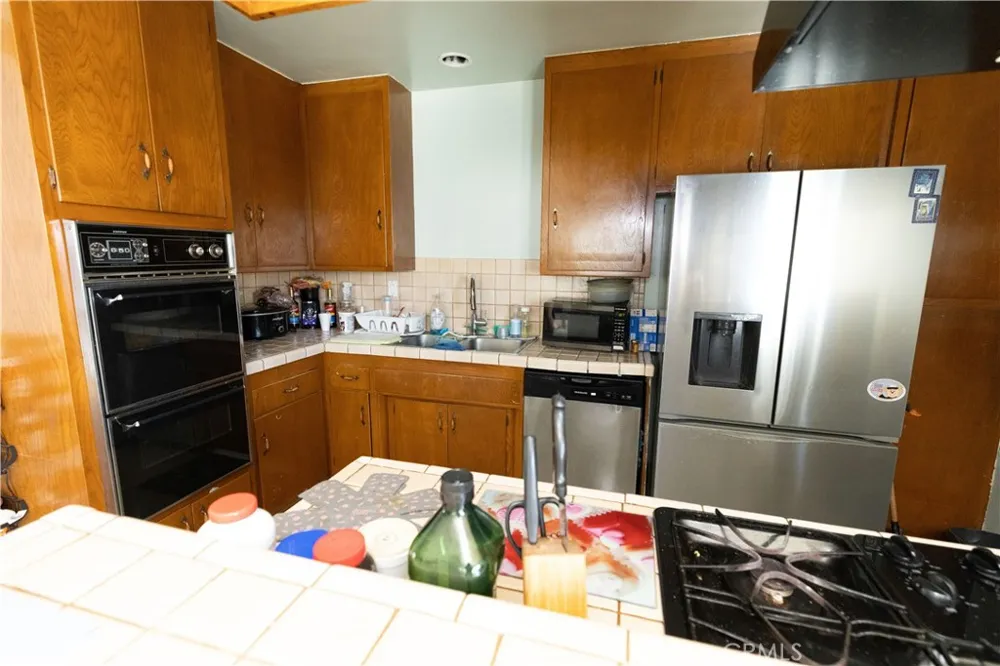 19320 Parthenia Street Los Angeles, CA 91324