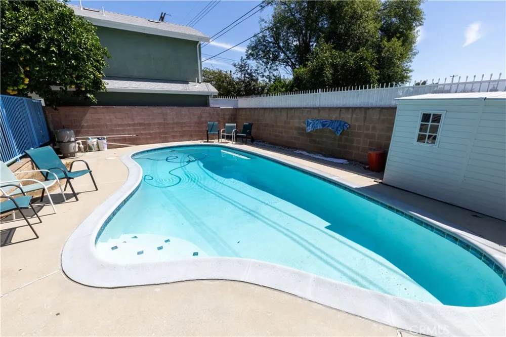 19320 Parthenia Street Los Angeles, CA 91324