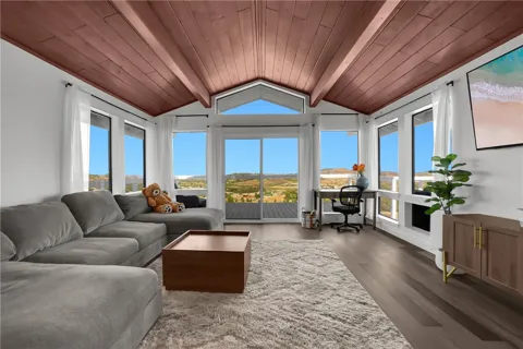 39158 Vista Del Bosque