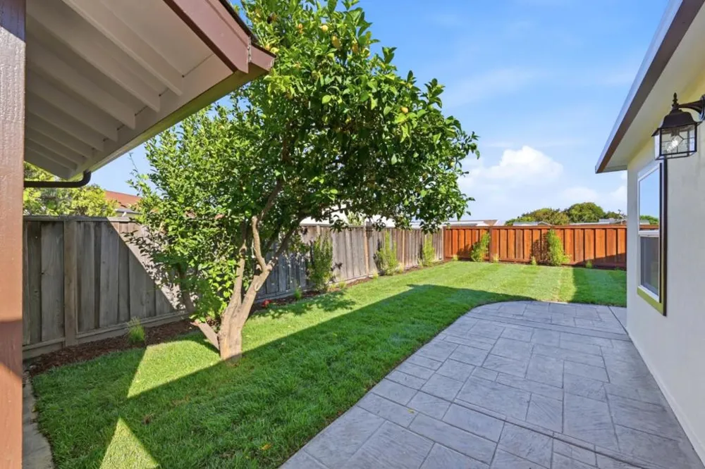 28333 Sparrow Road Hayward, CA 94545