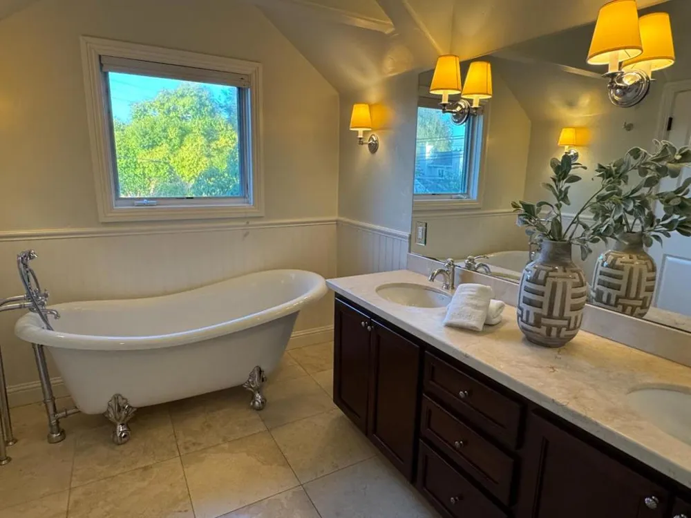 3423 Ashton Court Palo Alto, CA 94306
