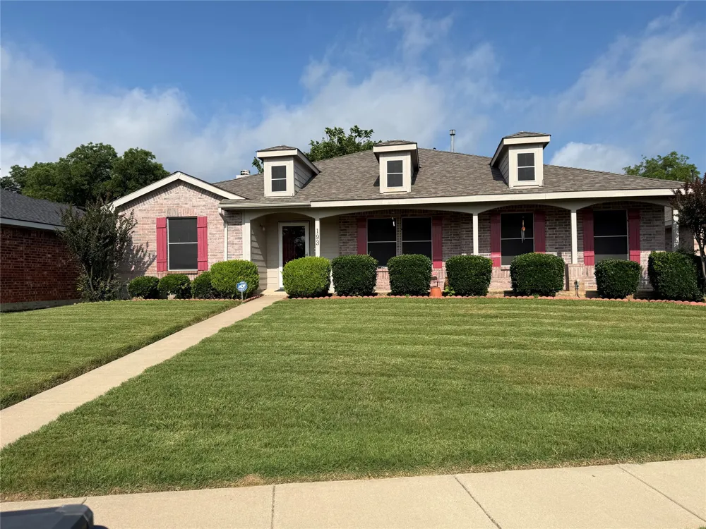 193 Rolling Court Lancaster, TX 75146