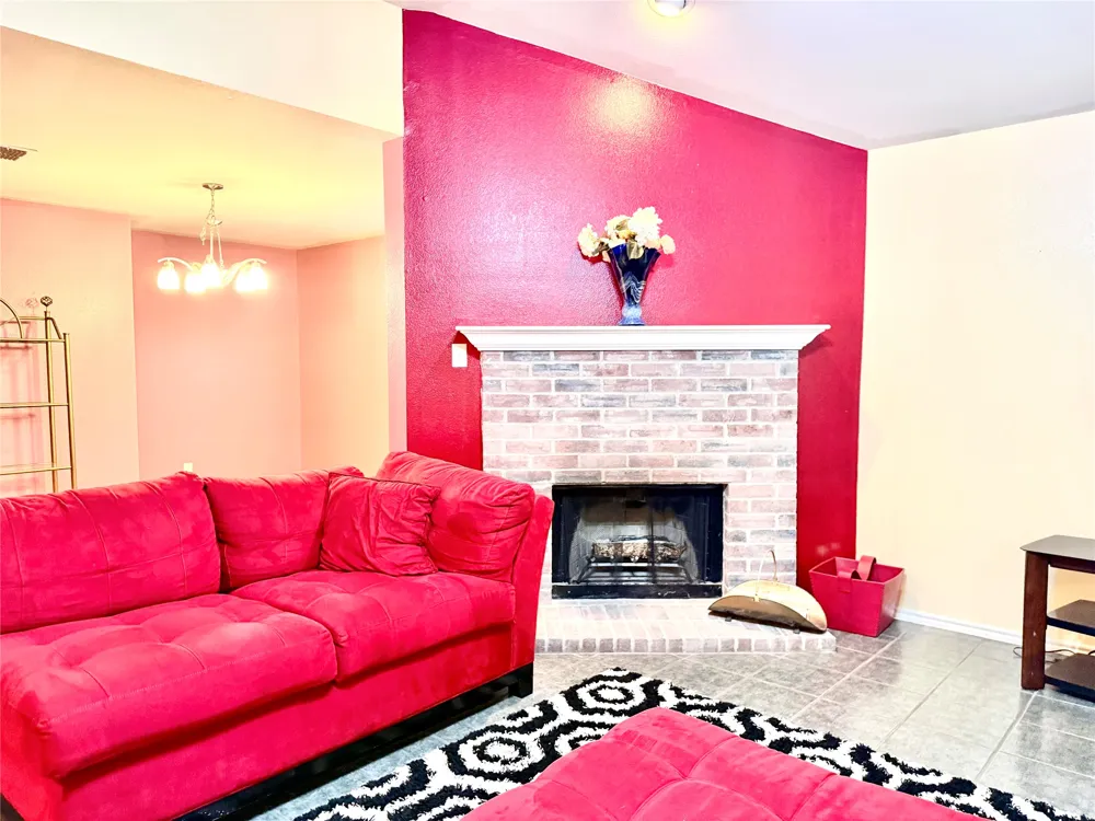 193 Rolling Court Lancaster, TX 75146
