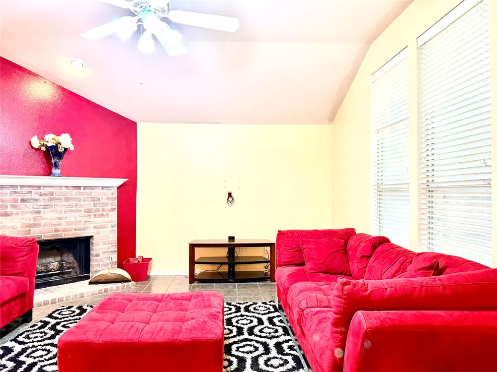 193 Rolling Court Lancaster, TX 75146