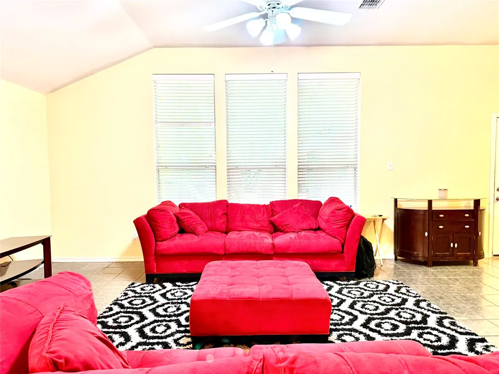 193 Rolling Court Lancaster, TX 75146
