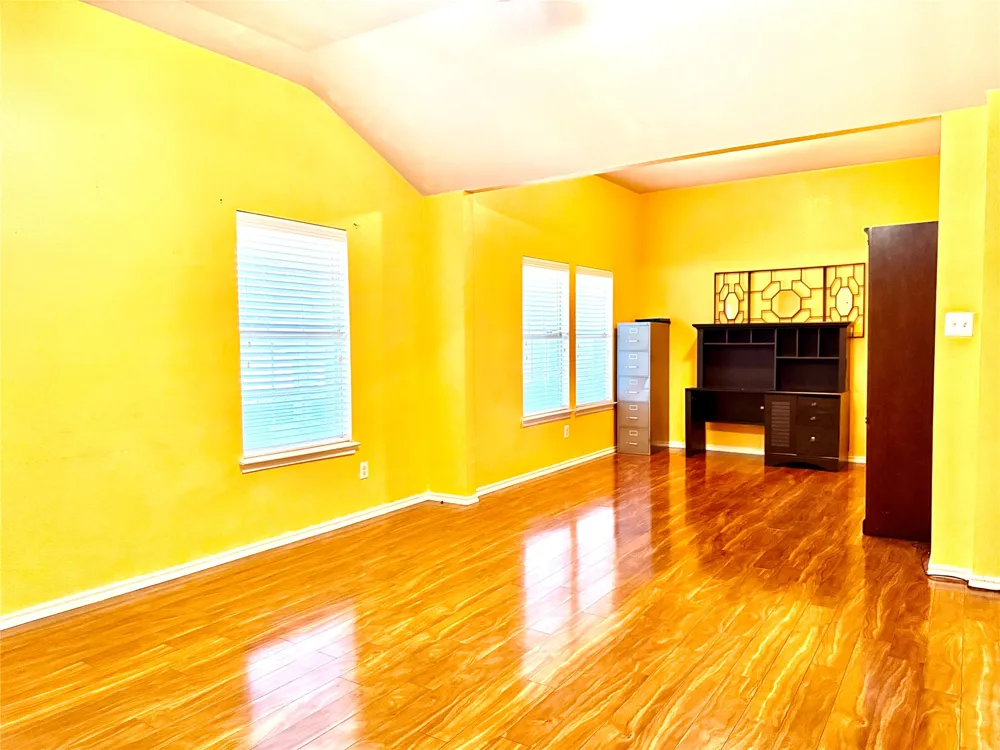 193 Rolling Court Lancaster, TX 75146
