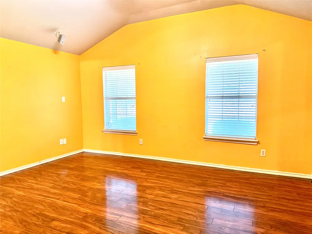 193 Rolling Court Lancaster, TX 75146