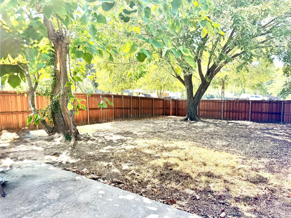 193 Rolling Court Lancaster, TX 75146