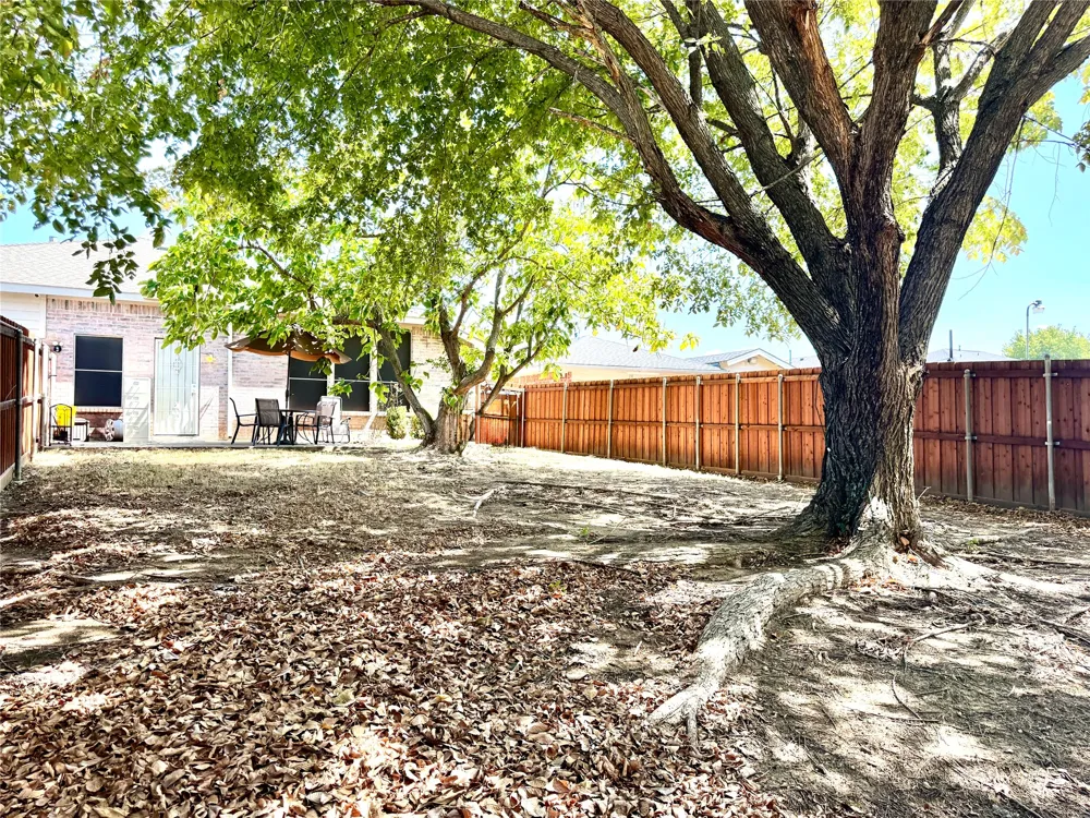 193 Rolling Court Lancaster, TX 75146
