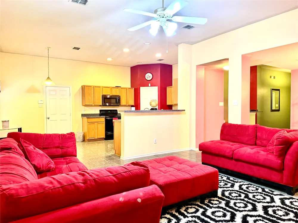 193 Rolling Court Lancaster, TX 75146