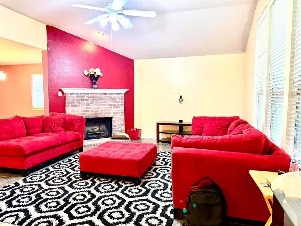 193 Rolling Court Lancaster, TX 75146
