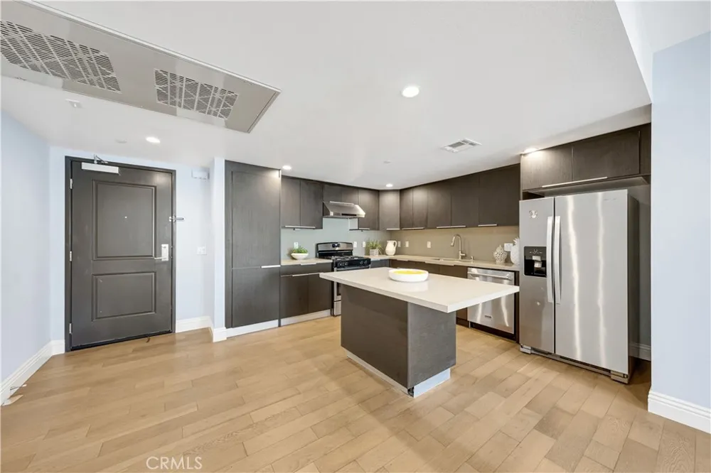 2939 Leeward #403 Los Angeles, CA 90005