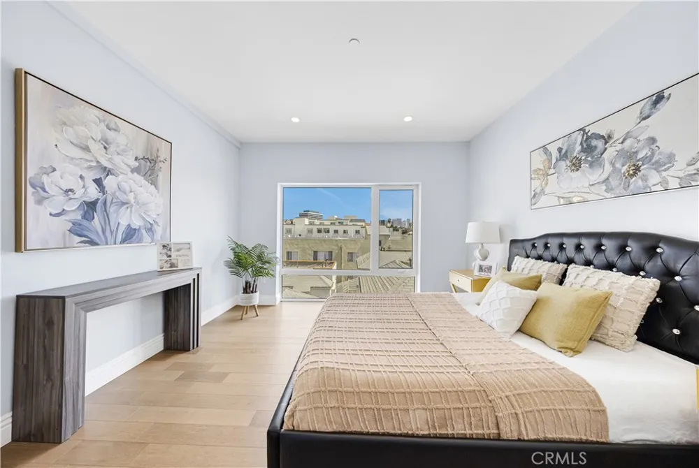 2939 Leeward #403 Los Angeles, CA 90005