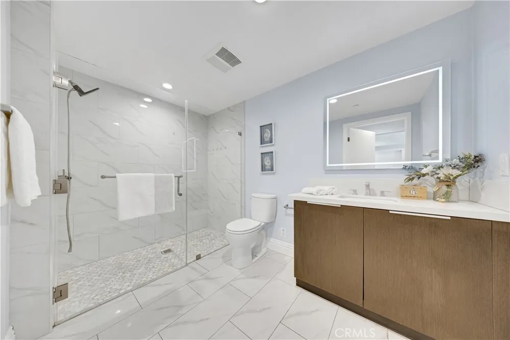 2939 Leeward #403 Los Angeles, CA 90005