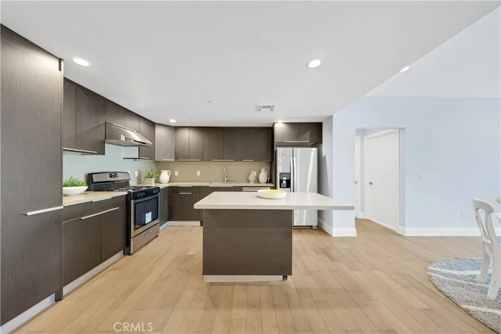 2939 Leeward #403 Los Angeles, CA 90005