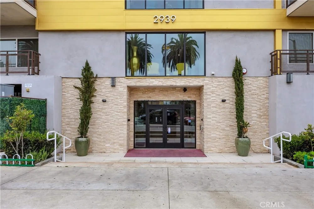 2939 Leeward #403 Los Angeles, CA 90005