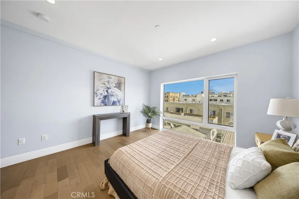2939 Leeward #403 Los Angeles, CA 90005
