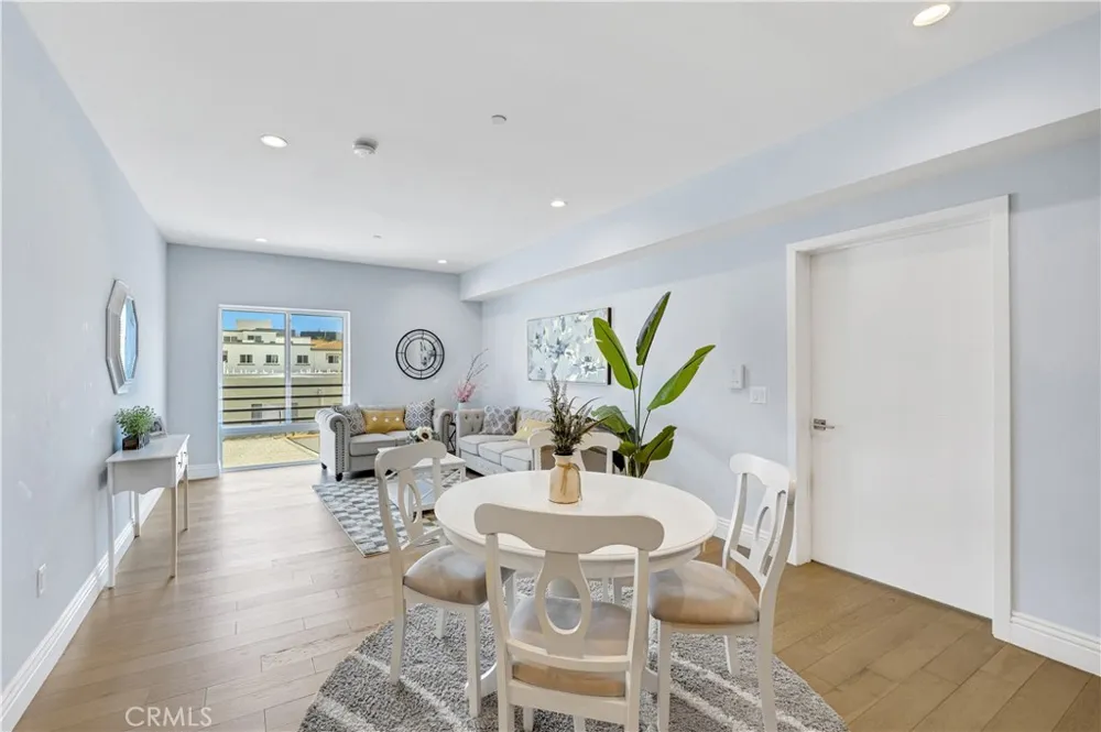 2939 Leeward #403 Los Angeles, CA 90005
