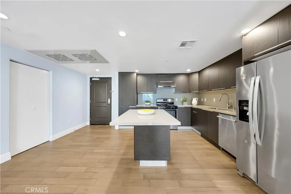 2939 Leeward #403 Los Angeles, CA 90005