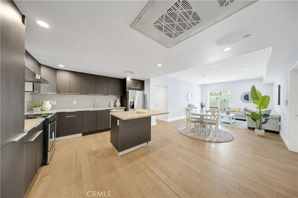 2939 Leeward #403 Los Angeles, CA 90005