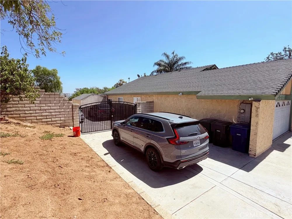 5855 Bolivar Riverside, CA 92505