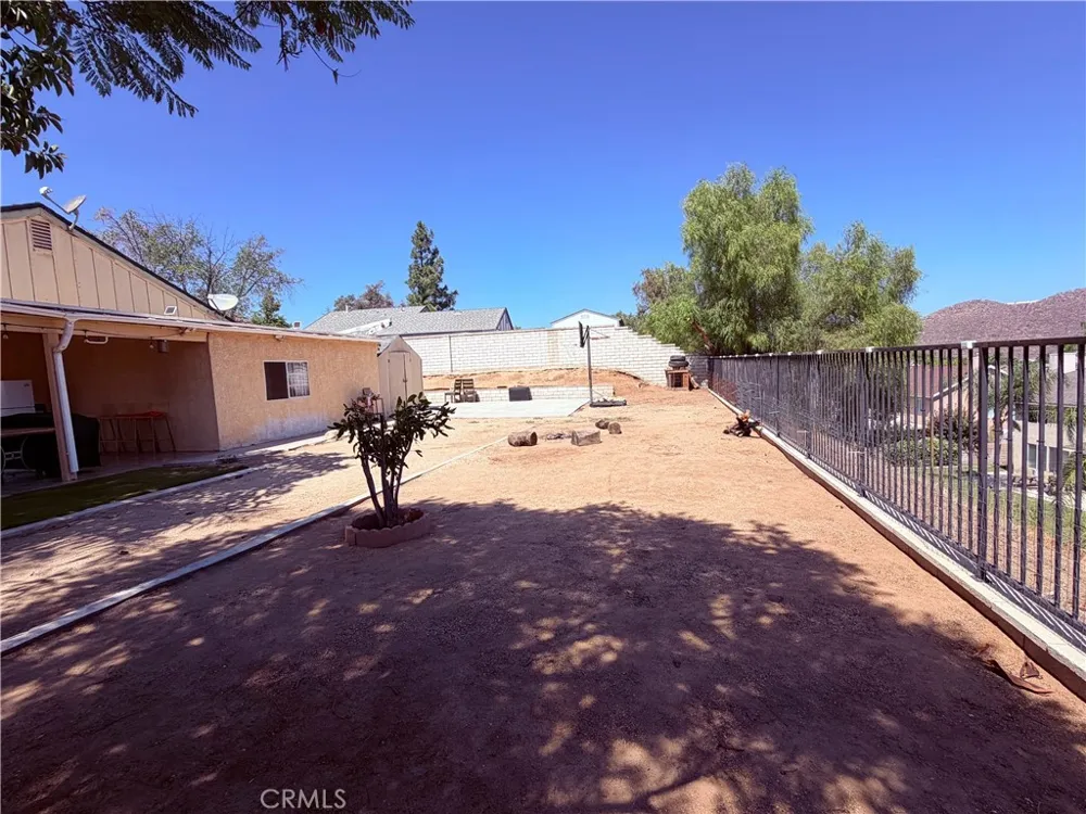 5855 Bolivar Riverside, CA 92505