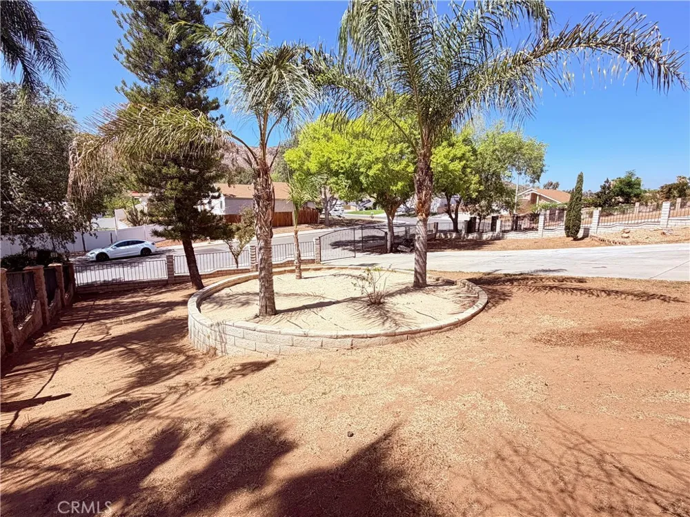 5855 Bolivar Riverside, CA 92505