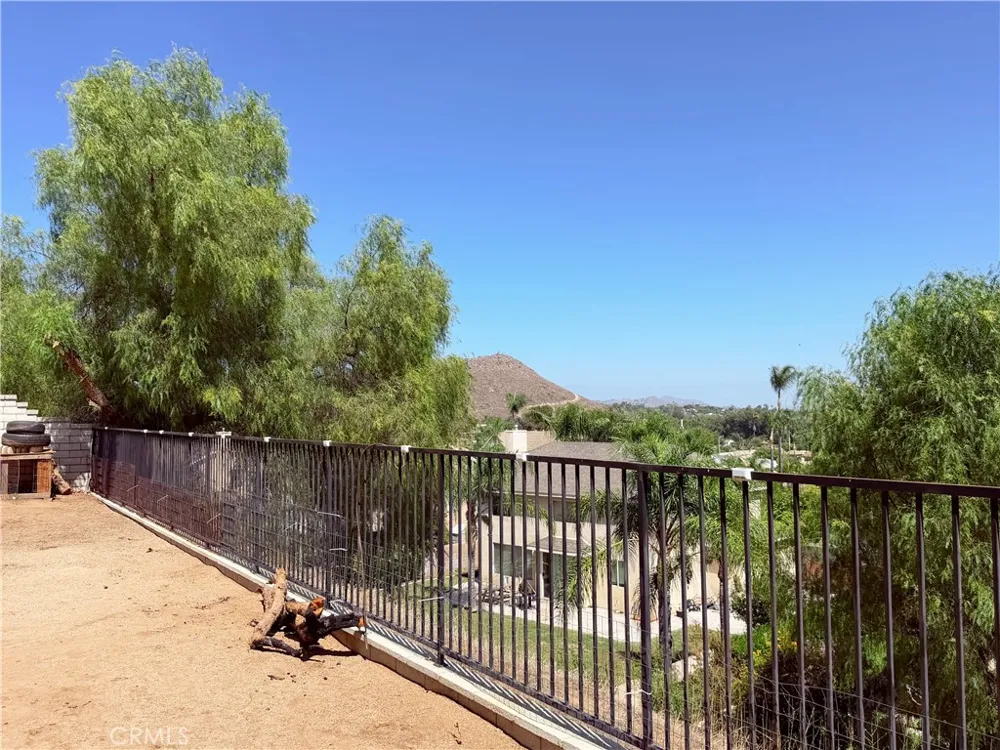 5855 Bolivar Riverside, CA 92505