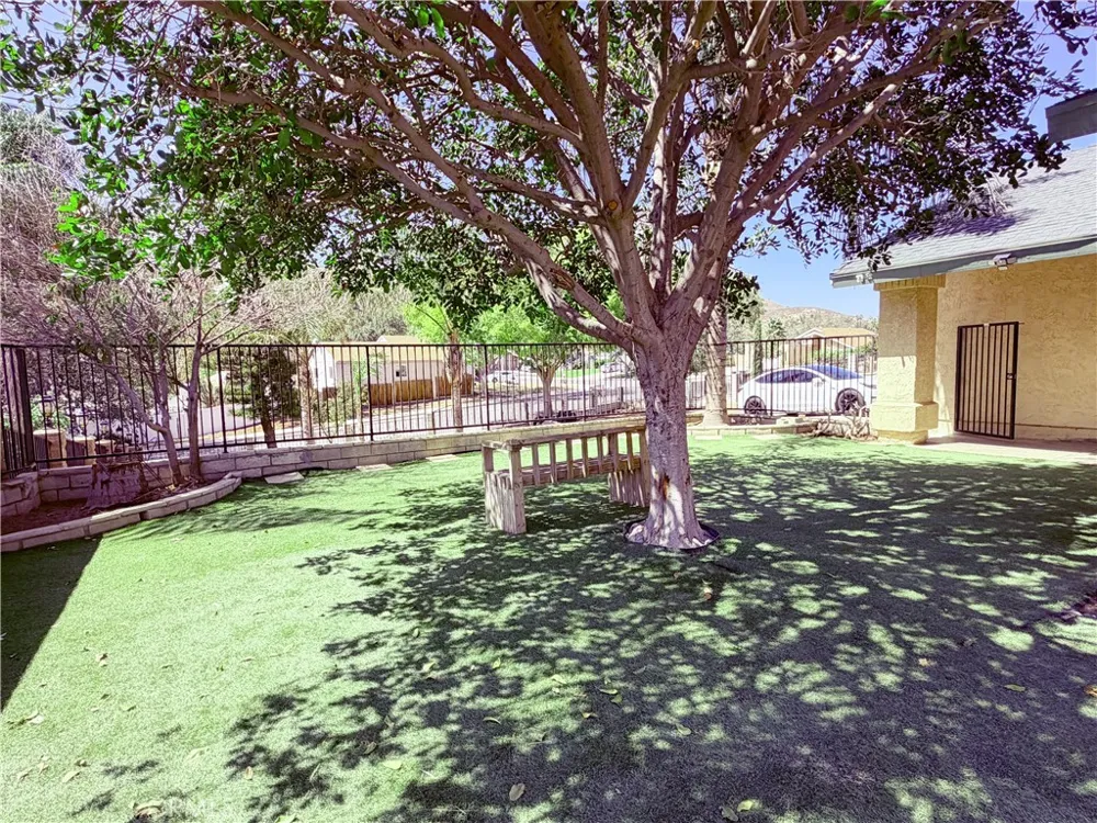 5855 Bolivar Riverside, CA 92505